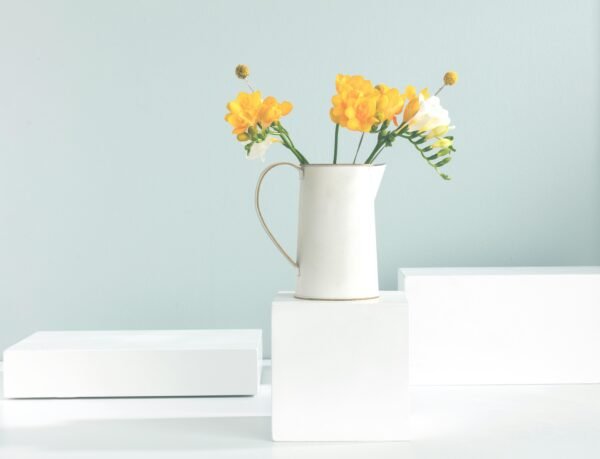 pexels-i-brahim-dogan-52378540-17857829 Contemporary Blue Ceramic Vase Set with Greenery